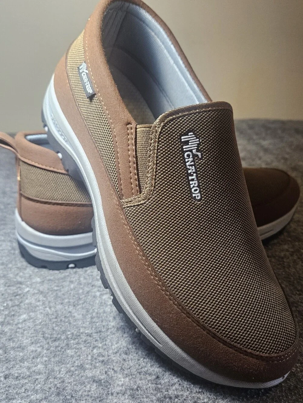 Brown Trop Orthopedic Slip-On Men's Casual Sneakers. Size 9